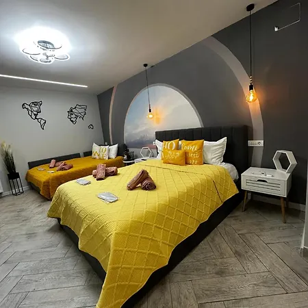 Stay Inn Central Brasov Studios דירה *