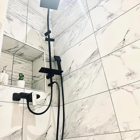 Stay Inn Central Brasov Studios Апартаменты